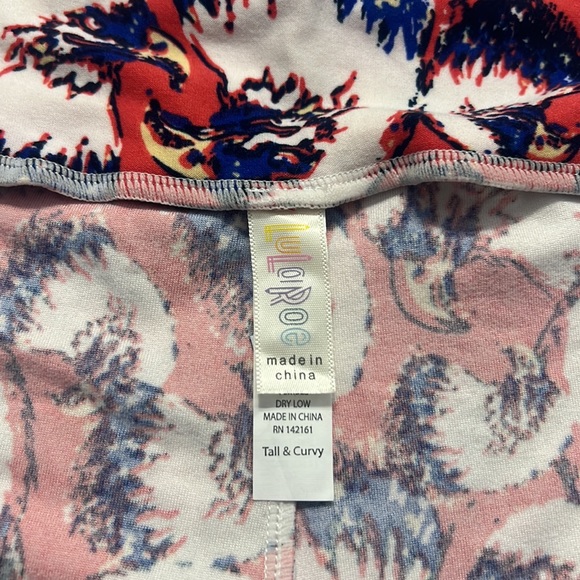 P11- NWOT LuLaRoe Tall & Curvy (Sz: 12-18) Eagle Print USA Americana Leggings - Picture 6 of 10